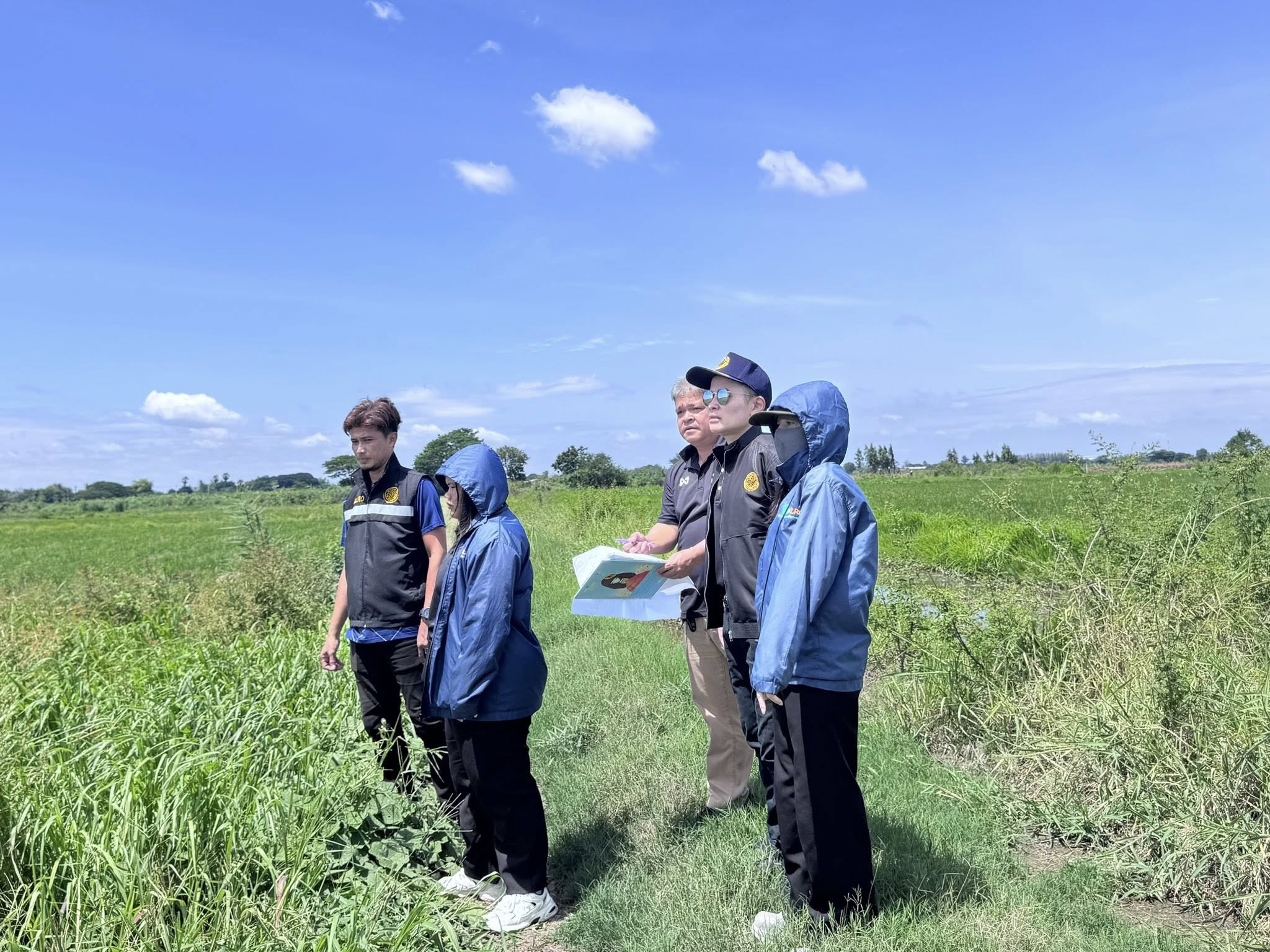 title - ส.ป.ก.อ่างทอง ลงพื้นที่ตรวจสอบการเข้าทำประโยชน์ของแปลงเกษตรกรในเขตปฏิรูปที่ดิน